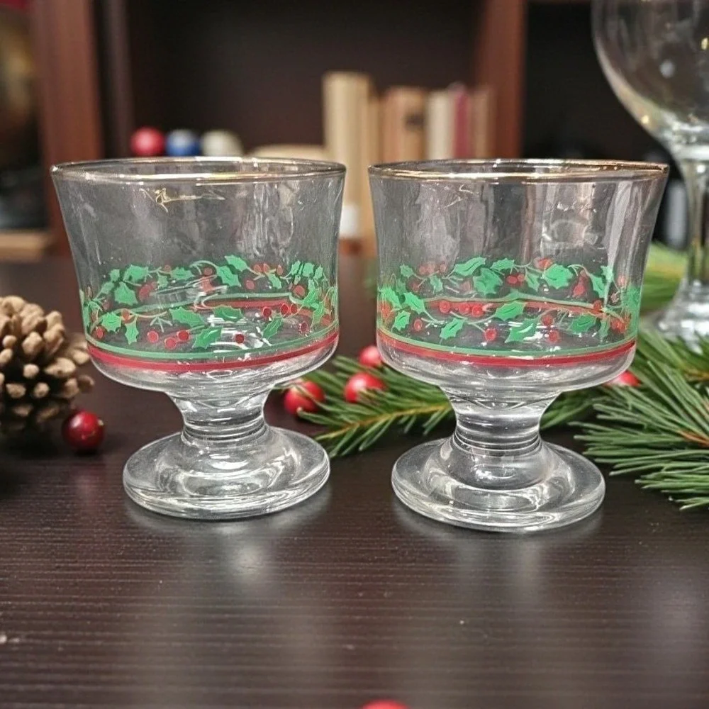 Libbey Christmas‎ Dessert Glasses, Set of 2, Vintage Holly & Berries Design